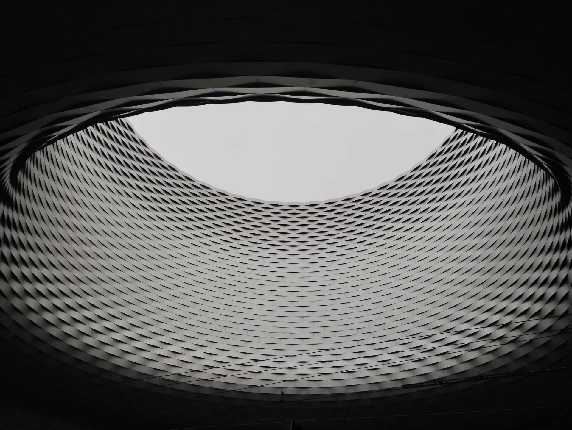 Bázeli Kiállítási Központ homlokzata, Ablak a menny felé-Herzog de Meuron alkotása