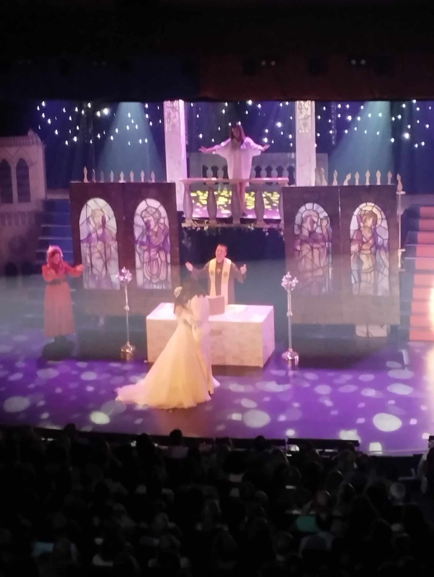 Nala Pick, mint Júlia (Aimer jelenete)