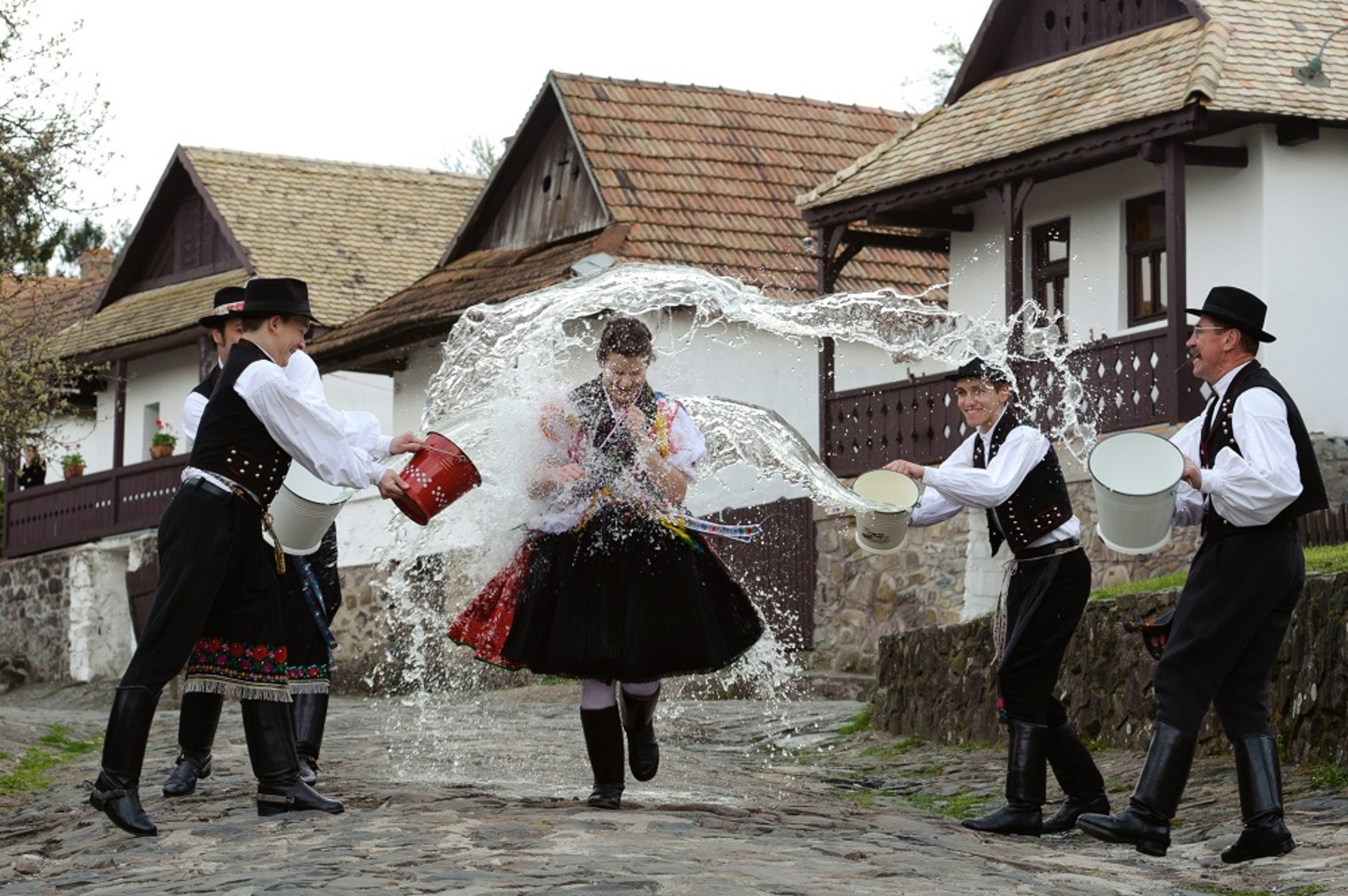 Ópusztaszer, húsvéti locsolás