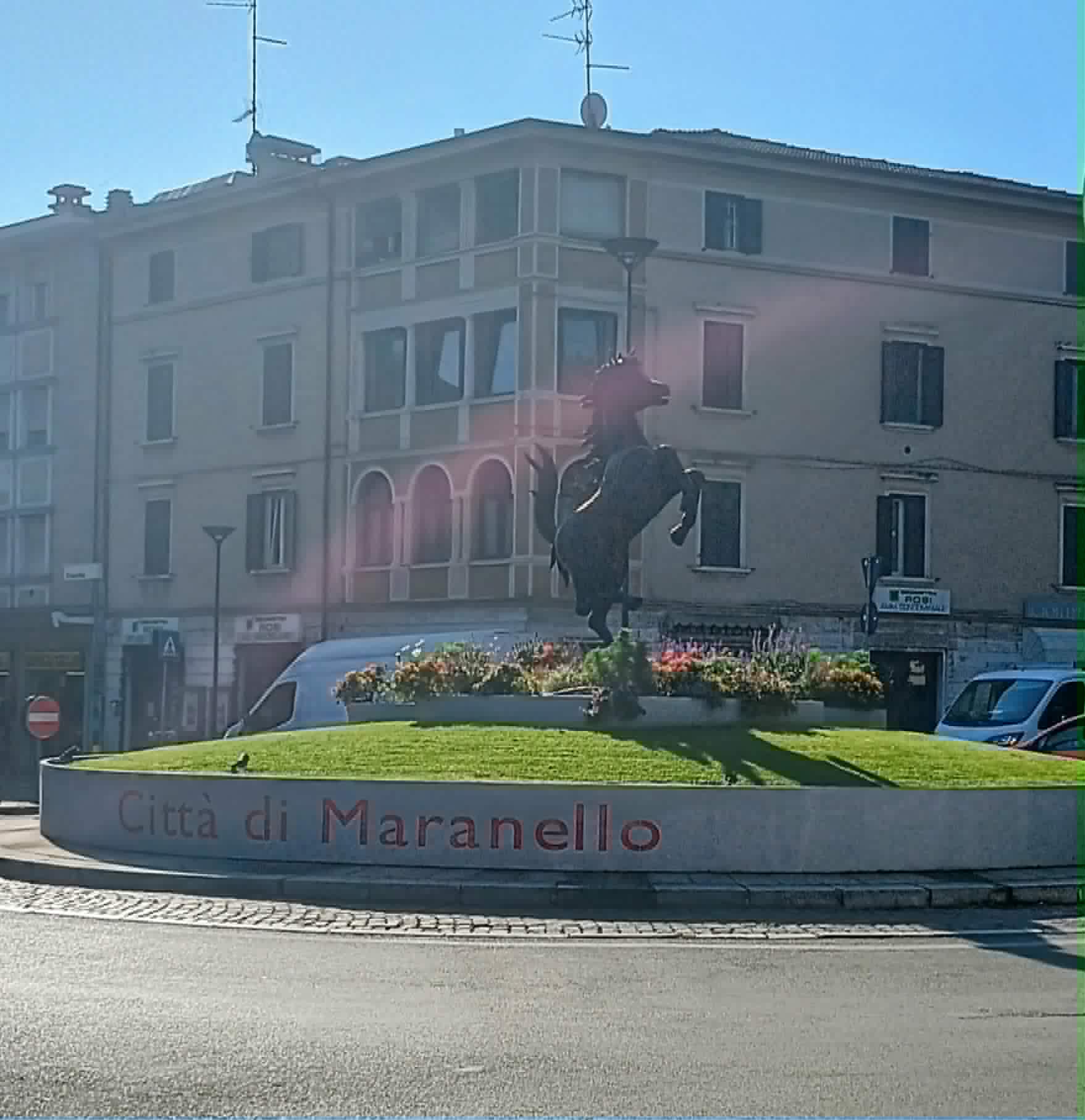 Egy körforgalom, Maranello